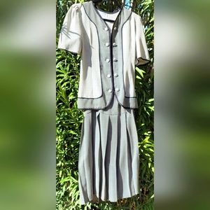 PRISTINE 90s Lady Di style her fave Polka Dot pleated skirt 2 pc suit dress